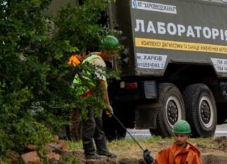 В Харькове на Аэрокосмическом проспекте ремонтируют ключевой канализационный коллектор, – ФОТО