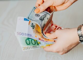 НБУ ожидает роста спроса на валюту, но не до уровней прошлого года