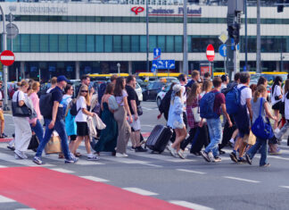 Украинцев, претендующих на 800+ в Польше, каждый месяц будет проверять ZUS – законопроект