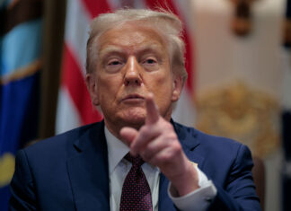 Наказание для Путина: Трамп готов перейти ко «второму этапу» санкций против РФ (видео)