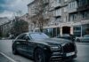 В Киеве заметили раритетный спортивный Rolls-Royce со стильным тюнингом (фото)
