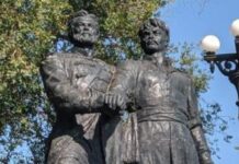 Отобьют головы кувалдами: активисты требуют от Терехова снести памятник в Харькове