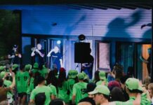 Жадан выставил на аукцион Медаль Свободы ради детей военных