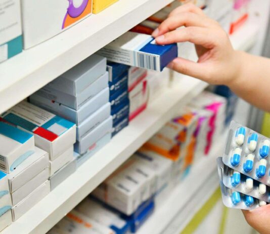 Владелец украинского дистрибьютора лекарств «Вента ЛТД» поставляет лекарства Минобороны РФ, — политолог