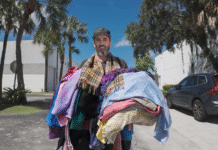 Отец однажды зашел на секонд-хенд и стал миллионером: что он придумал (фото)