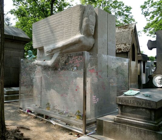 Шанс упокоиться рядом с Моррисоном и Эмилем Золя: в Париже стартовала оригинальная лотерея