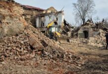 Разобрали по кирпичику: в центре Харькова сносят историческое здание, — ФОТО, ВИДЕО