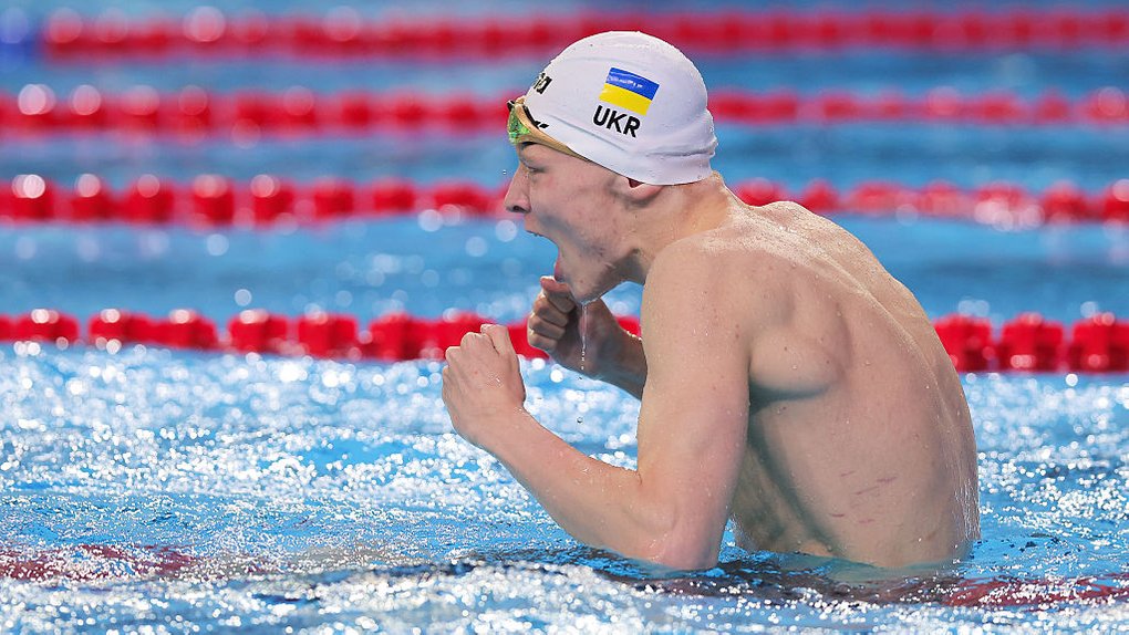 Впервые за 12 лет: украинец получил медаль по плаванию на короткой воде, установив мировой рекорд (видео)