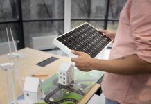 Аккумуляторы станут ненужными: новые солнечные панели генерируют энергию в комнате (фото)