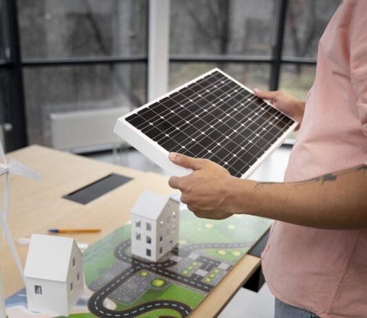 Аккумуляторы станут ненужными: новые солнечные панели генерируют энергию в комнате (фото)