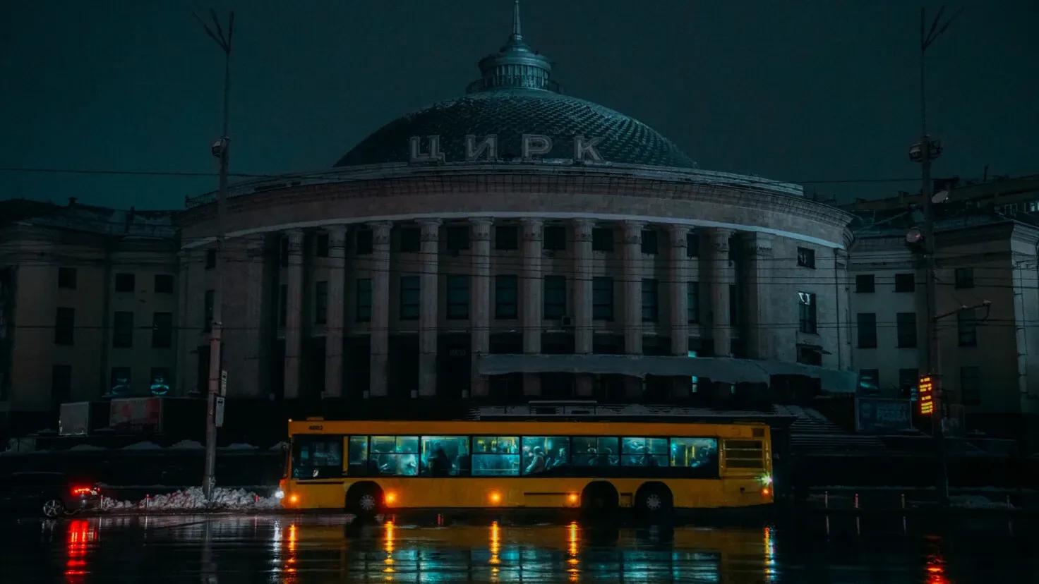 Света не будет по 15 часов: энергетики обнародовали графики на 8 декабря