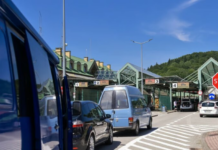 Украинцы массово выезжают за границу: Нацбанк назвал причины