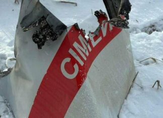 Медики под прицелом россиян: на Харьковщине разбит автомобиль скорой, есть жертвы, — ФОТО