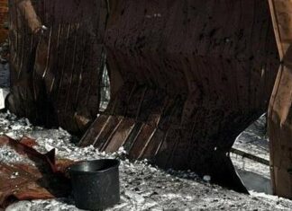 Из-за удара по поселку на Харьковщине пострадала семья с тремя детьми, — ФОТО