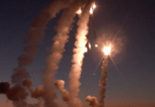 Объявлена масштабная воздушная тревога: россияне комбинированно атакуют Украину «Калибрами» с моря и «Шахедами»