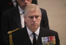 Арест Эндрю «может повалить» королевскую семью после скандала с Эпштейном, — СМИ