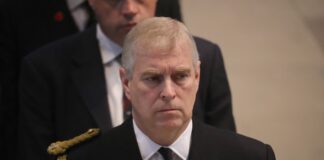 Арест Эндрю «может повалить» королевскую семью после скандала с Эпштейном, — СМИ