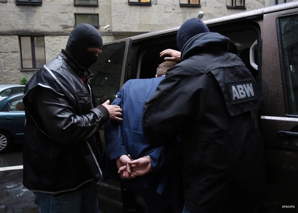 Российские шпионы скупают недвижимость вблизи военных объектов Европы, — СМИ