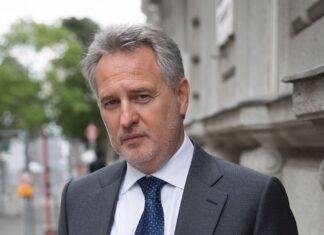 Зеленский продлил санкции против Фирташа и соратника Медведчука