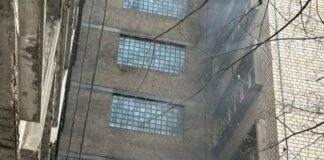 Колоссальная нагрузка: коммунальщики в Харькове восстанавливают разрушенные дома на грани возможностей