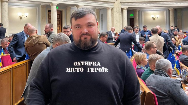 «Зарплата не соответствует расходам»: многие «слуги народа» устали и хотят сложить мандаты, — нардеп (видео)