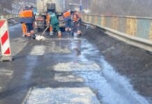 Ямы, трещины и опасность для водителей: где в Харьковской области ремонтируют трассы, — ФОТО