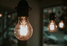 Отключение света 21 марта: в каких регионах Украины будут действовать графики в эту субботу