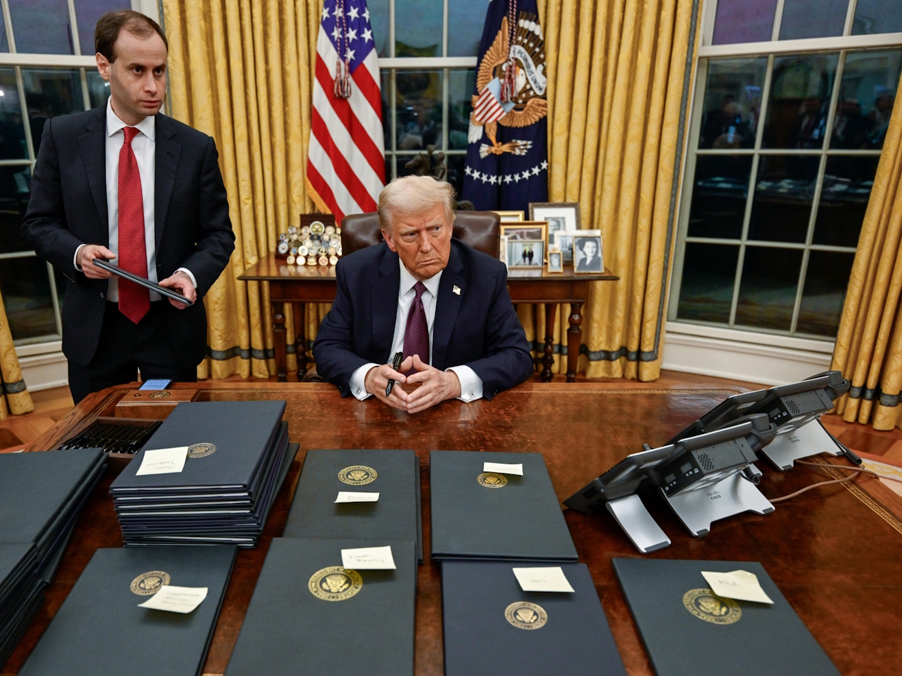 Трамп угрожает Испании ввести эмбарго из-за Ирана: как отреагировали в Мадриде (фото, видео)