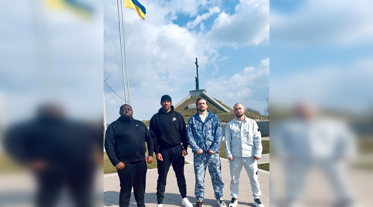 Усик и Энтони Джошуа в Украине: как звезды бокса провели время во Львове и Киеве (видео)