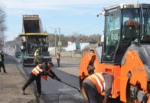 Наконец-то ремонт: под Харьковом начали ремонтировать важную трассу