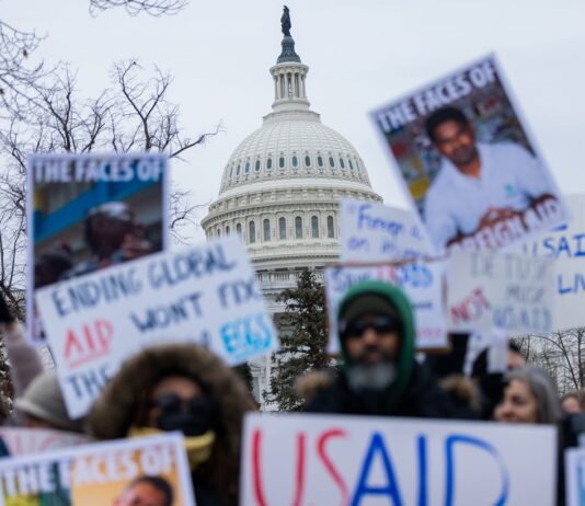 В США вспыхнула новая волна протестов под лозунгом «Без королей»