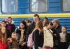 Ночь на улице: из-за тревоги пассажиры поездов, в частности Киев-Харьков, переживали опасность в поле