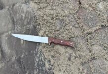 В Харькове мужчина пытался зарезать… здание суда