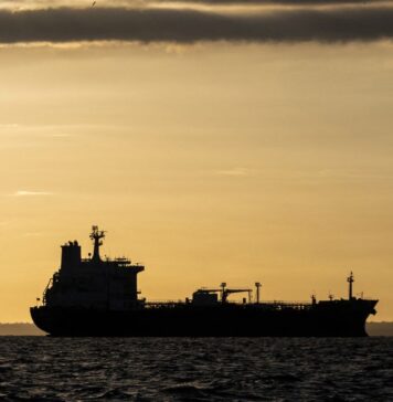 Закрыт, но не для всех. Каким странам удалось договориться с Ираном по Ормузскому проливу