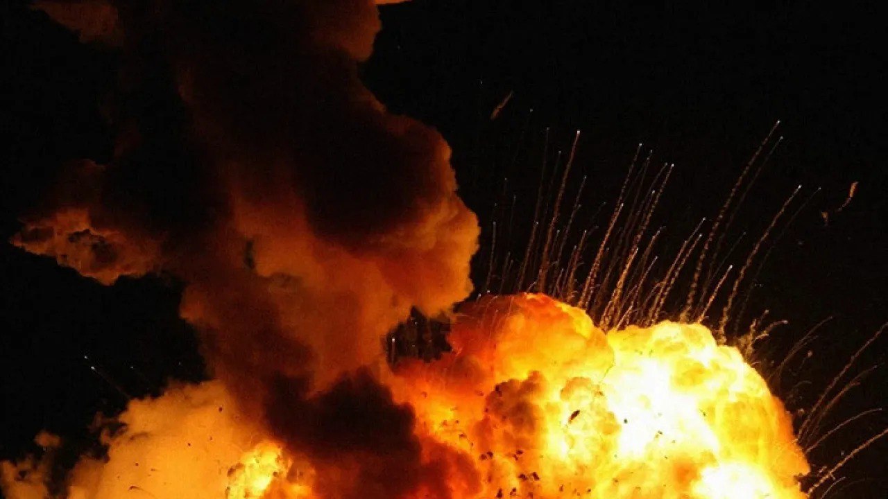 ВСУ ударили по химзаводу, участвующему в производстве взрывчатки для ВС РФ (видео)