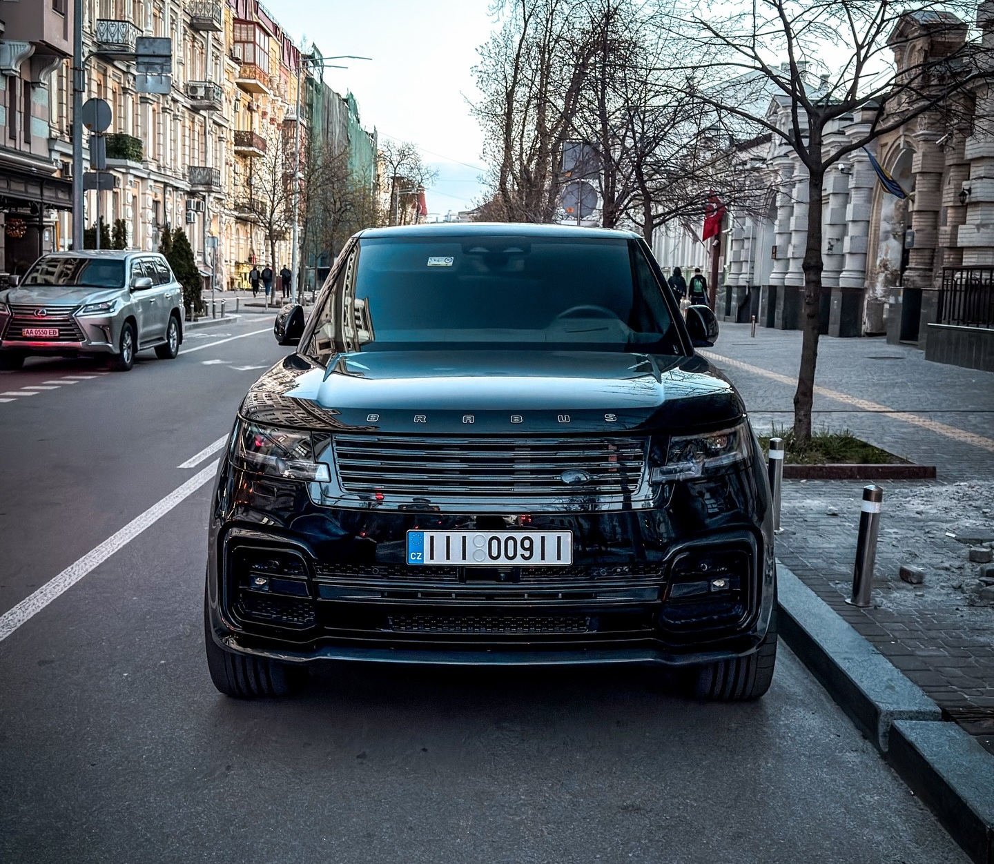 В Киеве засветился редкий 700-сильный Range Rover за 23 миллиона на «бляхах» (фото)