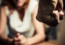 Убежали от домашнего террора: в Харьковской области спасли мать и ее ребенка