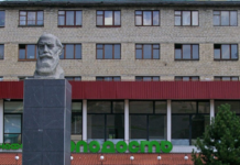 Жуковский «минус»: монумент, трактор и могила изъяты в Харькове из охранных реестров