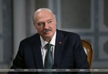 «Вы диктаторы»: Лукашенко после заявлений о «сделке» набросился на США