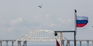 ВМС Украины поразили катера РФ, которые охраняли Крымской мост (видео)