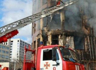 Атака на Харьков длится уже более 10 часов: прямое попадание в дом и раненые среди гражданских