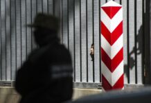 Польша возводит заграждение с колючей проволокой на границе с Беларусью