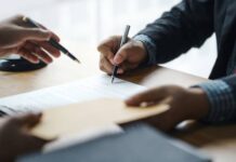 Ищут ответственных и коммуникабельных: работа с хорошей зарплатой в Харькове