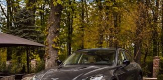 В Украине заметили эксклюзивный кроссовер Aston Martin за 14 миллионов на «бляхах» (фото)