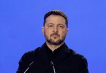 Зеленский подтвердил удар по нефтебазе РФ в 500 км от Украины