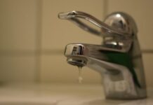 Коммунальщики оставят центр Харькова без воды: делает запасы