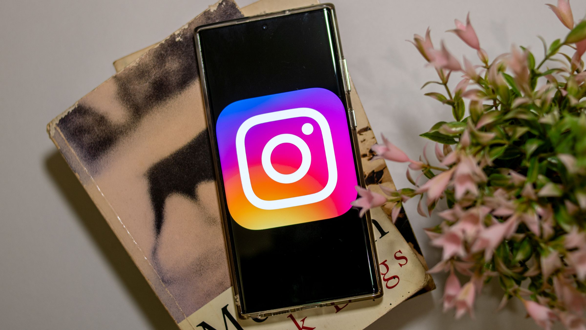 Как очистить кэш Instagram на телефоне: одно простое действие освободит гигабайты (фото)