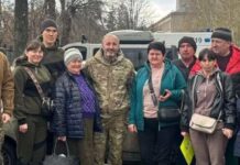 Более 70 спасенных: полицейские вывозили людей прямо из-под ударов на Харьковщине
