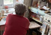 «Оформляем международную помощь»: на Харьковщине грабят стариков, которые сами открывают двери