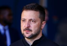 Зеленский установил Кабмину дедлайн для ремонта важных местных дорог